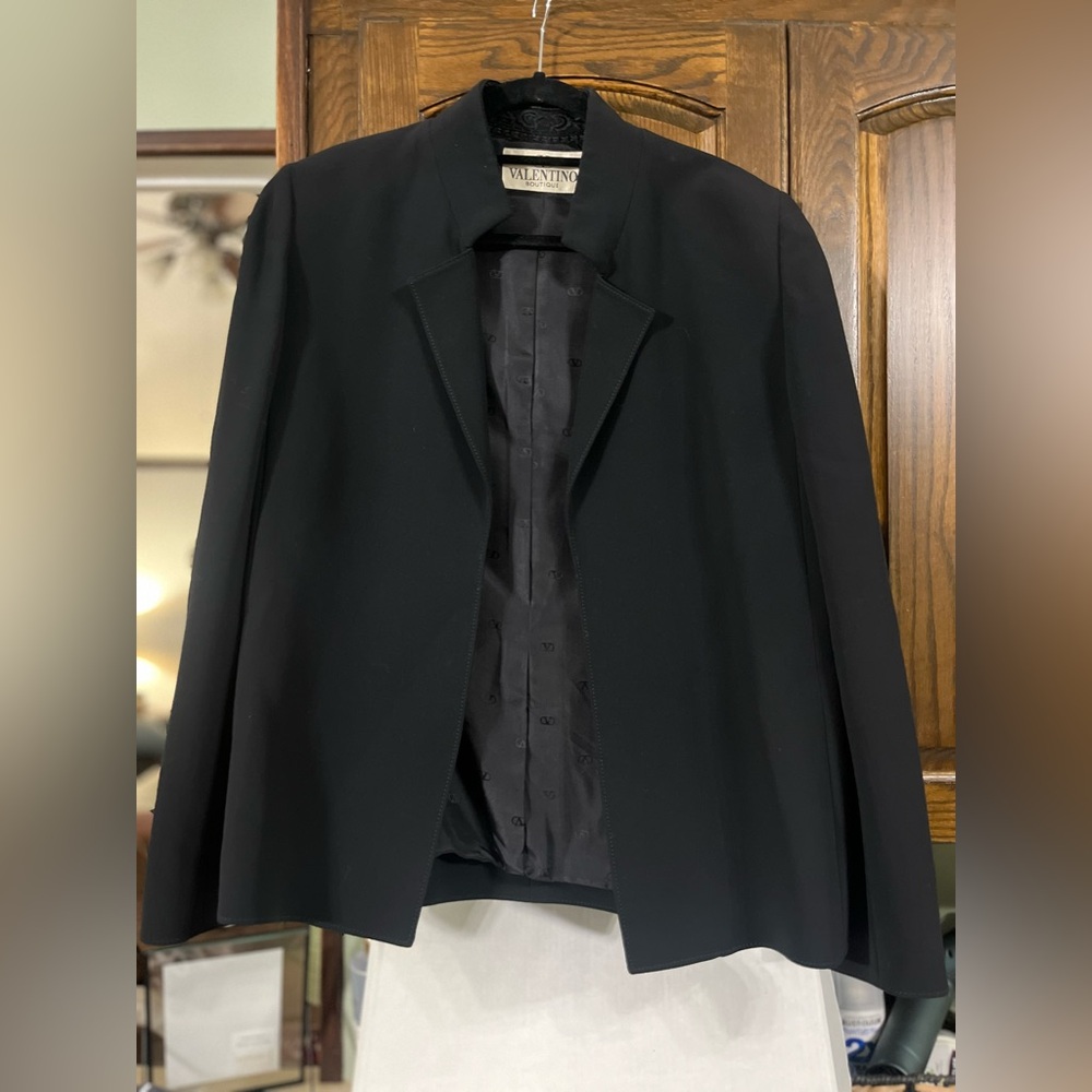 Valentino Boutique Black Jacket Elegant Structured Design - Picture 1 of 7